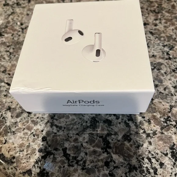 Apple AirPod Gen 3 - Picture 2 of 4